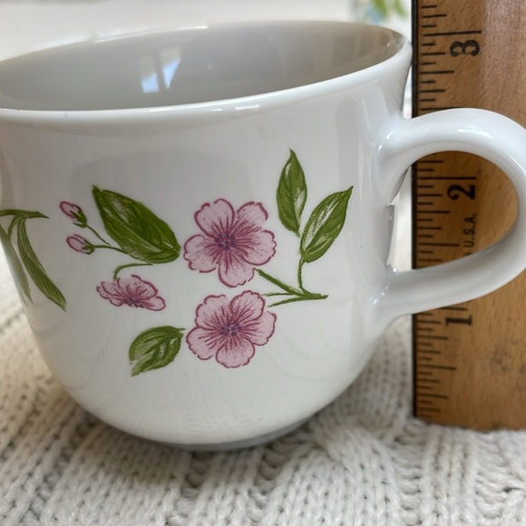 Corelle Floral Tea Coffee Cup and Saucer Set. 3 cups 4 saucers. Stoneware cups - Picture 8 of 8